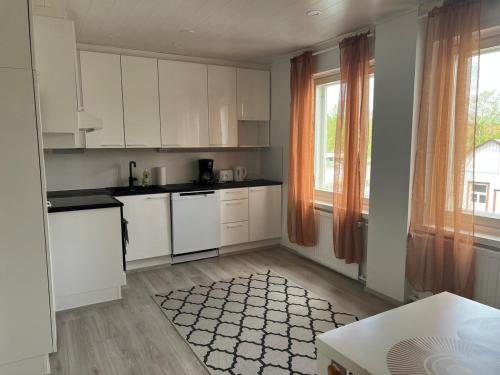 Kuchyň nebo kuchyňský kout v ubytování Antinkatu kaksio, as2