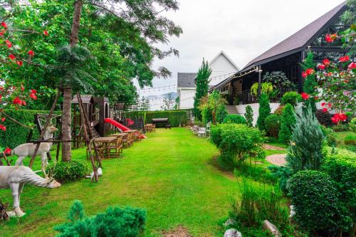 Zahrada ubytování Miranda's House Khaokho มิรันดาเฮ้าส์ เขาค้อ