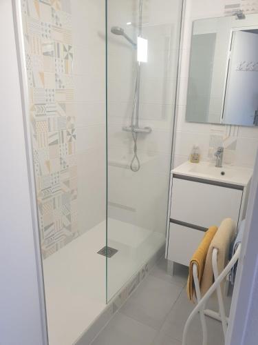 Photo de la galerie de l'établissement maison a louer face a la mer, à Guidel