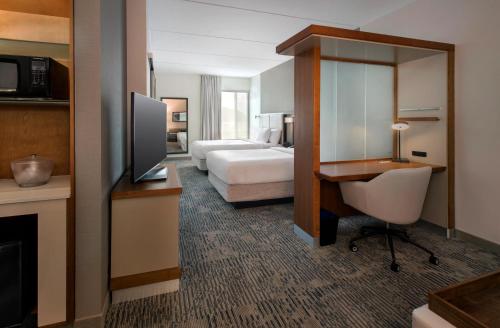 Postel nebo postele na pokoji v ubytování SpringHill Suites by Marriott Mount Laurel
