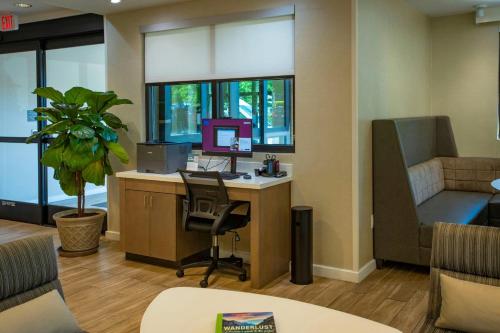 Гостиная зона в Residence Inn by Marriott Pensacola Airport/Medical Center