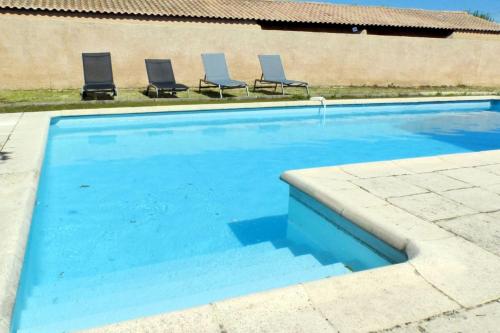 Beautiful family house with pool