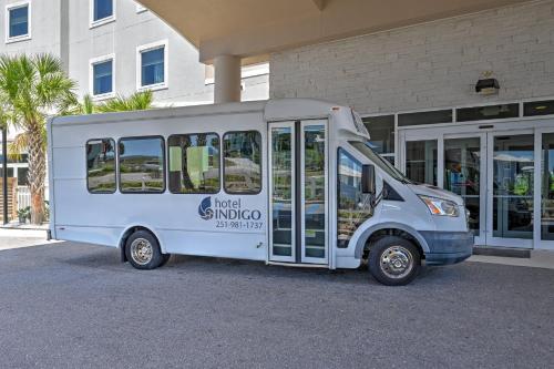 a food truck parked in front of a building at Hotel Indigo Orange Beach - Gulf Shores by IHG in Gulf Shores