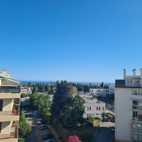 Beautiful 3-room apartment sea view photo 11