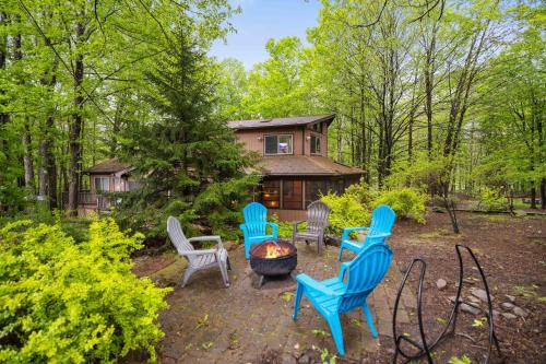 Κήπος έξω από το Arrowhead Lodge Walk To Lake & Private Dock