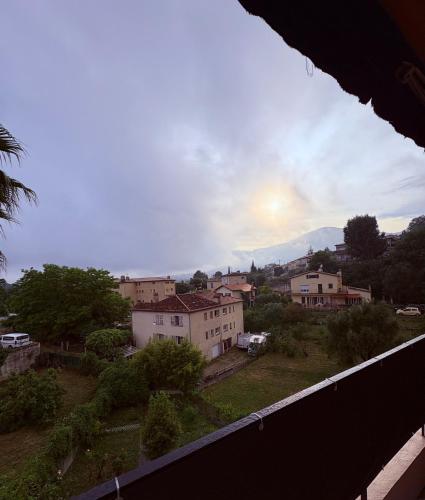 Photo de la galerie de l'établissement Appartement cosy à Vence, à Vence