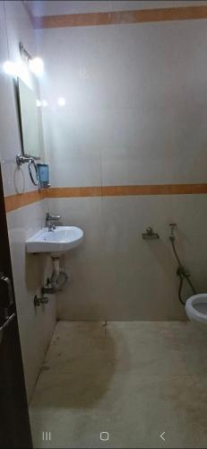 Bilik mandi di Tranquil Stay