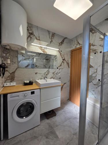 Koupelna v ubytování Apartman M & M, Schöne Wohnung nur 200m vom Strand
