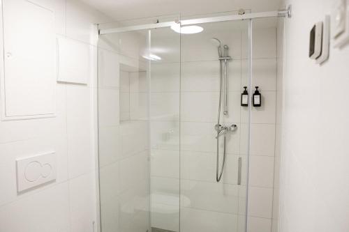 Koupelna v ubytování bonquartier - LUXAPT#3 Chice, moderne Wohnung mit Self Check-In, voll ausgestatteter Küche, Klimaanlage und Parkplatz