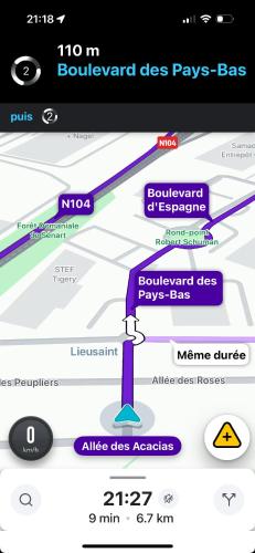 une capture d'écran d'une page Google Maps d'un bus dans l'établissement Thechillhome, à Tigery