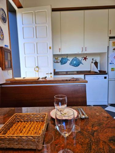 Dapur atau dapur kecil di A refuge in the infinite sea