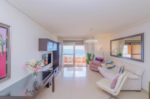 Amplio apartamento frente al mar