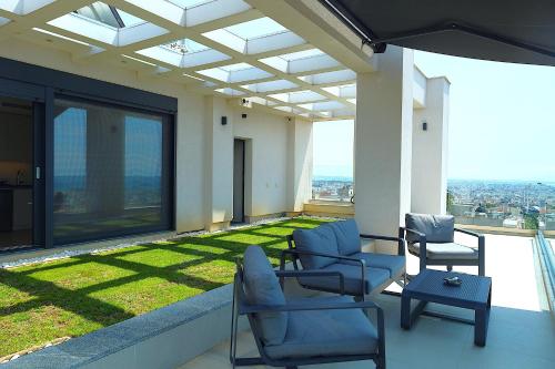 Ruang duduk di Toumba apartments