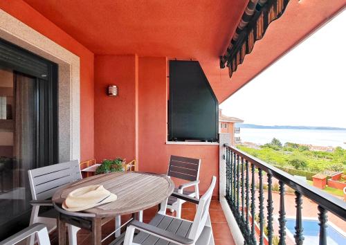 Desconectaengalicia Miraflores con piscina y vistas al mar