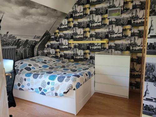 Postel nebo postele na pokoji v ubytování Maison avec Piscine couverte BADEN GOLFE DU MORBIHAN