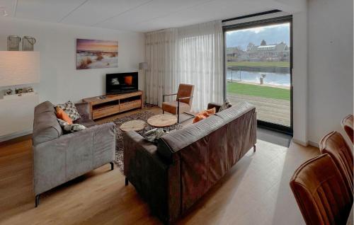 Posezení v ubytování Nice Home In Lemmer With Wifi