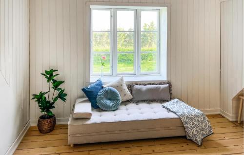 Φωτογραφία από το άλμπουμ του Gorgeous Home In Østermarie With Wifi σε Østermarie