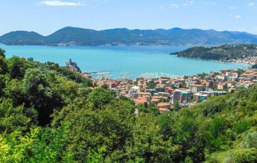 Φυσικό τοπίο κοντά σε αυτή η παραθεριστική κατοικία