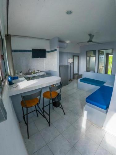 Televisyen dan/atau pusat hiburan di Hotel Pal Cozumel