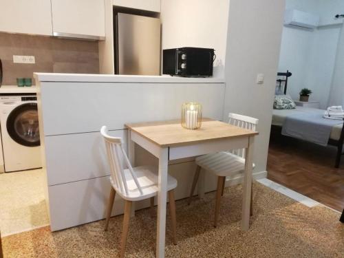 Modern Studio for 2 persons in the Heart of Athens