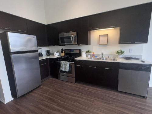 Awesome Loft at Hollywood FREE Parking photo 23