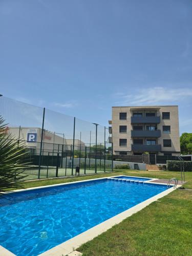 Piscina y Pádel al lado del Mar