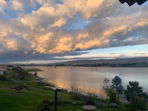 Imagem da galeria de Casa frente al lago - Toca, Boyacá 