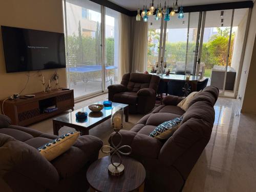 Posezení v ubytování 2 bedroom chalet at seashell