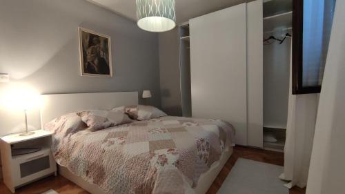Apartments with parking space Palit, Rab - 23623