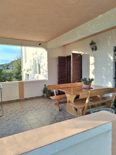 Apartments with parking space Palit, Rab - 23623