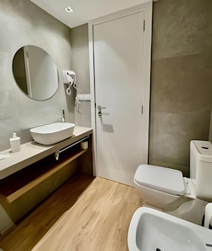 Bilik mandi di Live Suites