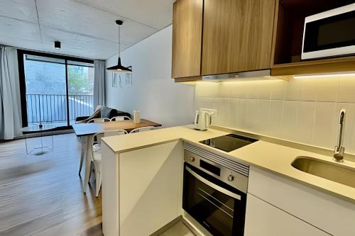 Dapur atau dapur kecil di Live Suites