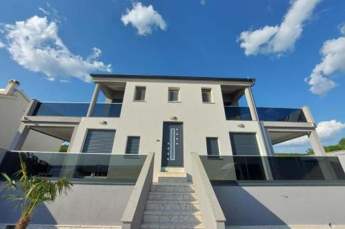 Family friendly house with a swimming pool Maslenica, Novigrad - 24641