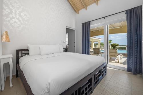 Postel nebo postele na pokoji v ubytování 5BR Villa Vista with Exclusive Pool by Bocobay