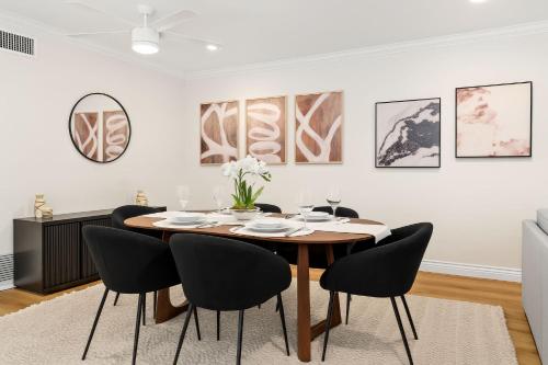 Gallery image of KING Size Bed in Cozy, Modern Hollywood Place in Los Angeles