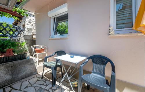 1 Bedroom Beautiful Apartment In Pula