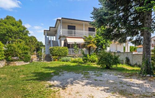 Nice Apartment In Lovrecica With Wifi