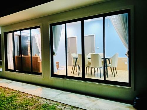 Φωτογραφία από το άλμπουμ του Leelavadee Villa Sea Views σε Tha Sala