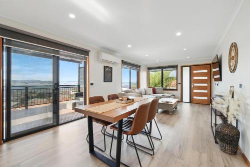 Φωτογραφία από το άλμπουμ του Timber Mill House - 2 Bedroom House 