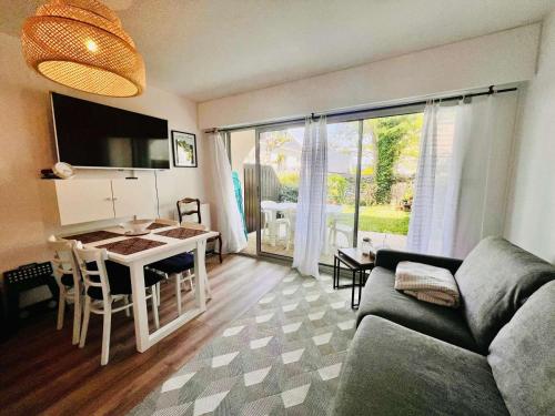 Studio à Quiberon - 25m² - Centre-Ville, Terrasse, Parking - FR-1-478-320