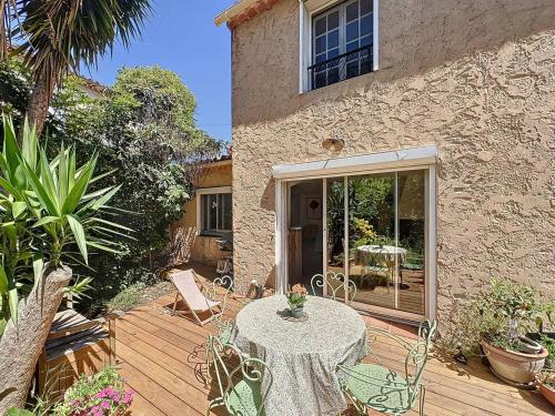 Photo de la galerie de l'établissement Charmante villa à proximité du vieux port de La Ciotat - FR-1-770-53, à La Ciotat