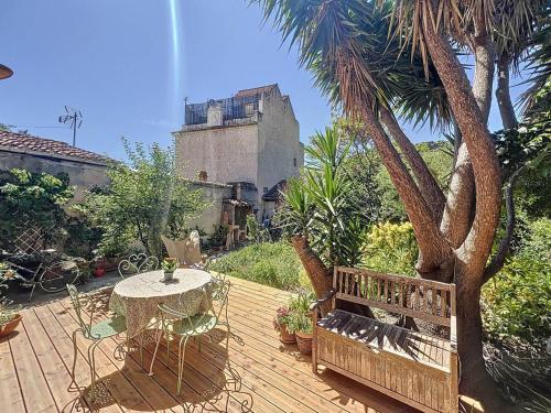 Photo de la galerie de l'établissement Charmante villa à proximité du vieux port de La Ciotat - FR-1-770-53, à La Ciotat