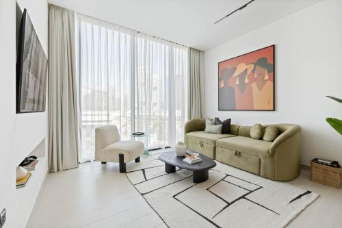 New 2BR with Jacuzzi and Big Balcony In City Center