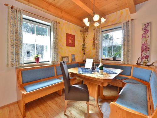 Fotografie z fotogalerie ubytování Chalet in Einach near Ski Slopes, cleaning included v destinaci Stadl an der Mur