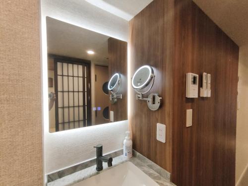 B6 东京新宿高田马场温馨两室民宿 Shinjuku T akadanobaba Cozy 2BR Apart ment 步行可达车站 山手线直达涩谷新宿池袋 适合家庭朋友情侣旅行长期入住 Quiet Family St ay in Tokyo