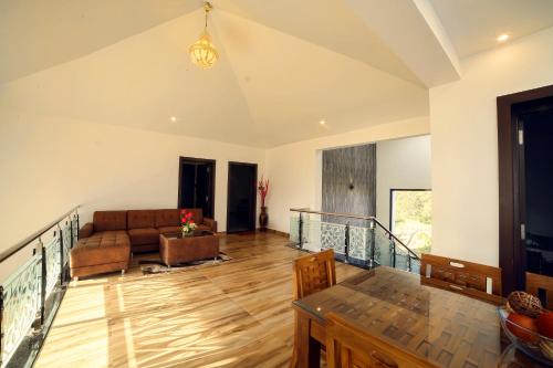 Ruang duduk di Villa Amore