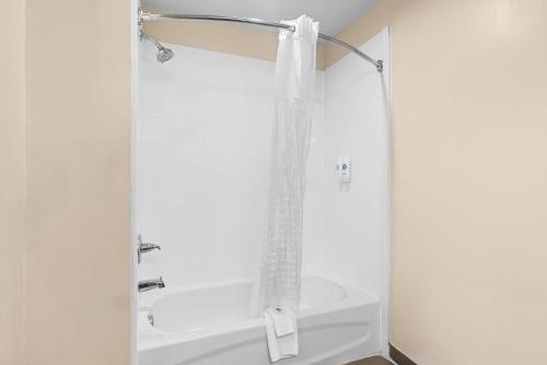 O baie la Comfort Suites near Camp Lejeune
