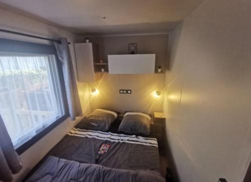 Photo de la galerie de l'établissement Mobil-Home 6 places climatisé avec WIFI, à Lattes