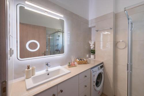 Bilik mandi di Thea Luxury Home