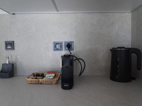 Set per la preparazione di tè e caffè presso Avli Luxury Villas